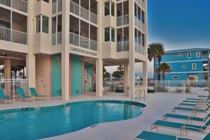 Ulkouima-allas, lämmitetty uima-allas