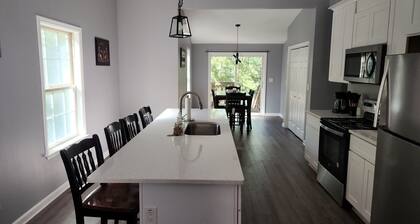 3-bedroom house in fantastic Atlanta with cool AC and comfort close to downtown