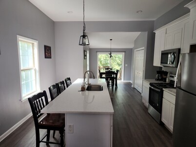 3-bedroom house in fantastic Atlanta with cool AC and comfort close to downtown