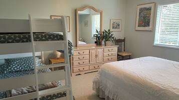 Fer et planche Ă repasser, Wi-Fi, draps fournis