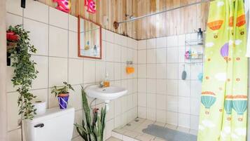 Bruser, håndklæder, Sæbe, Toiletpapir