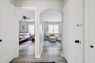 Adorable Maumee Ranch by River/Park-2br fast WiFi
