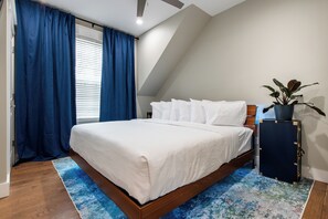 Iron/ironing board, bed sheets