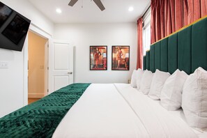 Iron/ironing board, bed sheets - Brand New Build -Near EKU & Downtown -Easy I-75 Access - 2 King Beds - Garage (Richmond)