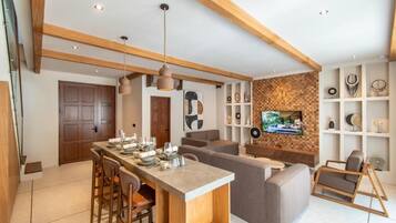 Luxe villa, balkon | Interieur