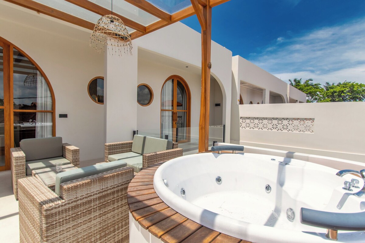 Villa (Mediterranean 3BR Villa Private Pool) | Jetted bathtub