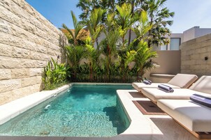3BR Pool Villa + 1W Airport (4) | Lençóis italianos Frette, roupas de cama premium, edredons de pluma