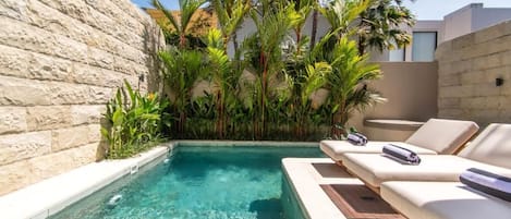 Luxury Villa, Balcony | Pool