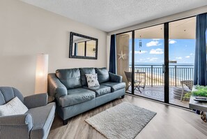 Smart TV, fireplace - Seaside Serenity: 1BR/1BA condo with Stunning Ocean Views ! (Myrtle Beach)