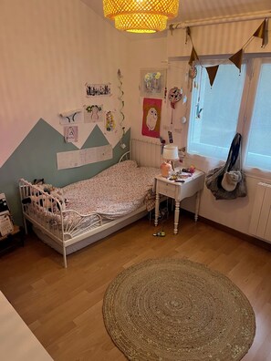 Room - House with garden, near Nantes, close to the Atlantic coast (Sainte-Luce-sur-Loire)