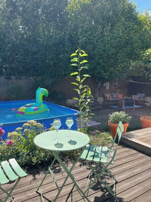 Outdoor dining - House with garden, near Nantes, close to the Atlantic coast (Sainte-Luce-sur-Loire)