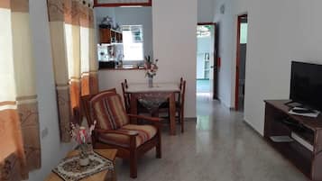 Apartment, 1 Bedroom, Smoking, Balcony | Living room