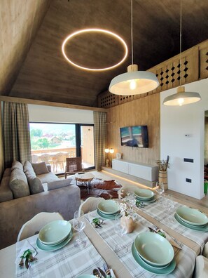 Interior - Authentic Chalet on National Park Piatra Craiului. Stunning views. (Măgura)