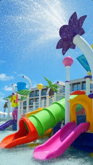 Children’s area - Feet in the sand and a beautiful view. (Ipojuca)