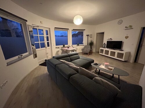 Gemütliches rundes Bungalow mit guten Anbindungen