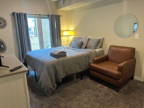 1 habitación, escritorio, tabla de planchar con plancha y wifi gratis 