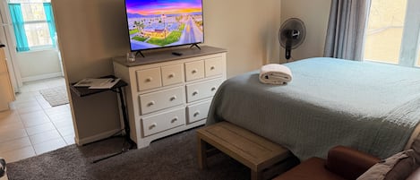 1 Schlafzimmer, Schreibtisch, Bügeleisen/Bügelbrett, kostenloses WLAN