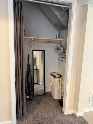 Interior - Sunny Studio Hideaway- Minneapolis Lakes Area! (Minneapolis)