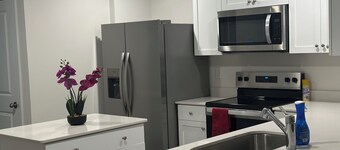 Brand new luxurious home with free unlimited massage in Raleigh