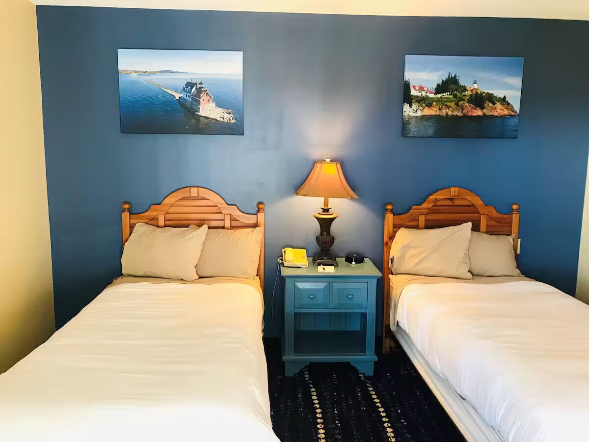 Iron/ironing board, Internet, bed sheets