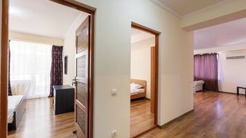 Strygejern/strygebræt, Wi-Fi, sengetøj