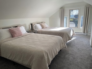 Ferros/tábuas de passar roupa, acesso à internet, roupa de cama