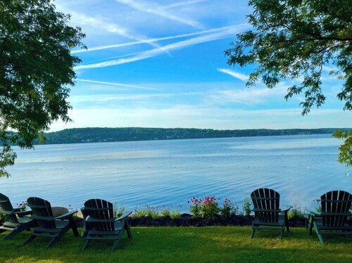 Luxury new townhome on Saratoga Lake!! 4 min to the track & 8 min to downtown!!