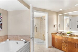 Bathroom - Marriott's Villas at Doral Two-Bedroom Two-Bath Villa, Sleeps 6 (Miami)