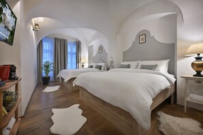 Room - Boutique 4star hotel in central Prague with breakfast, Wi-Fi, and elegant rooms. (Hlavní město Praha)