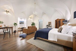 Room - Boutique 4star hotel in central Prague with breakfast, Wi-Fi, and elegant rooms. (Hlavní město Praha)