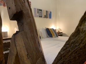 1 bedroom, bed sheets