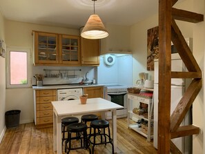Fridge, microwave, oven, electric kettle - FLH Bairro Alto Central Flat (Lisboa ciudad)