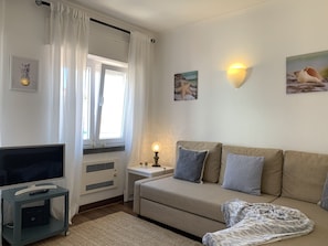 TV - FLH Relaxing Apartment in the Heart of Cascais (Cascais)