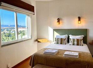 1 slaapkamer, een strijkplank/strijkijzer, gratis wifi, beddengoed