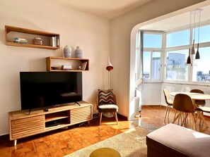 TV - FLH Cascais Apartment with Incredible View (Cascais)