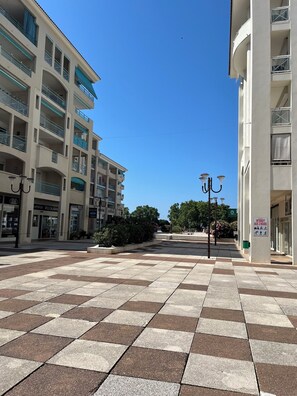 Property grounds - Studio air-conditioned 3 mn beach from saturday to saturday Antibes juan les pins (Antibes)