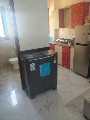Interior - Private 1BHK APT in South Delhi -couple friendly Near Qutub Minar, Max Hospital (New Delhi)