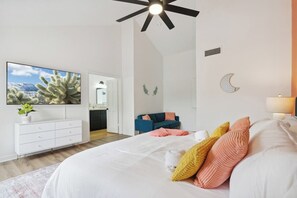 5 bedrooms, iron/ironing board, travel cot, free WiFi - Basketball, Pickleball, Golf, Heated Pool, Hot Tub (Scottsdale)