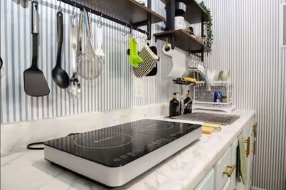 Your Cozy Farmhouse Inspired Retreat. Just 5 minutes to I-75. Pets Welcomed.