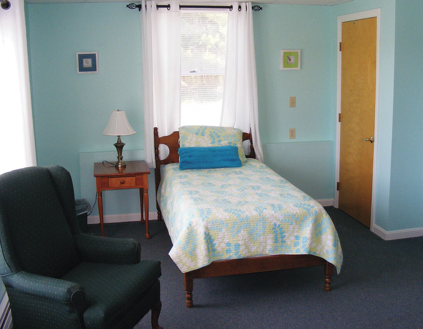 10 habitaciones, wifi y ropa de cama 