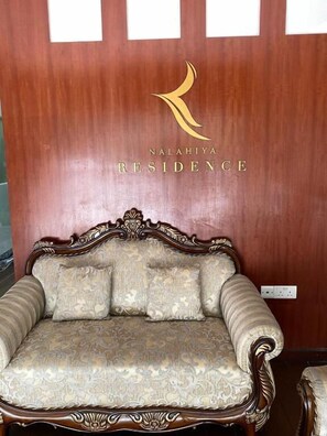 Interior - Luxury 3 Room Apartment by Oboe (Male)