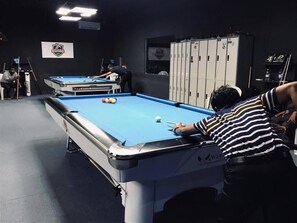 Games room - Luxury 3 Room Apartment by Oboe (Male)