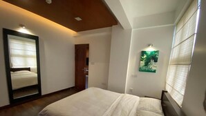 Apartemen, pemandangan kota | Setrika/meja setrika dan Wi-Fi gratis