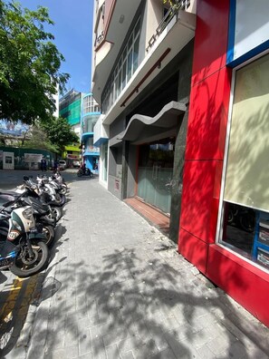 ด้านหน้าที่พัก