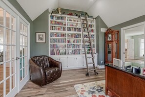 المنشأة من الداخل