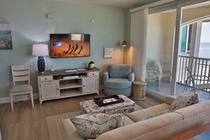 Smart TV - Cornerstone 403 - Beachfront- 2-bed/1 bath -Top Floor-  Fort Myers Beach (Fort Myers Beach)