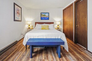 3 Schlafzimmer, Schreibtisch, Bügeleisen/Bügelbrett, kostenloses WLAN