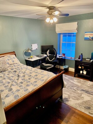 Iron/ironing board, WiFi - Spacious 4-Bedroom Home Near University of Maine, Orono. 5 min walk to campus. (Orono)