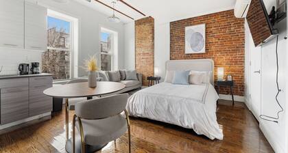 Lovely studio with AC in vibrant Brooklyn neighborhood