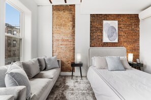 Internet, bed sheets - Lovely studio with AC in vibrant Brooklyn neighborhood (Brooklyn)